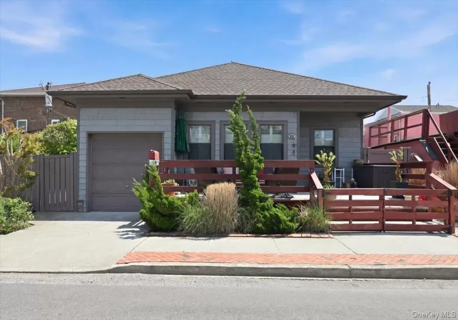 18 Clark Street, Long Beach, NY, 2 Bedrooms Bedrooms, 6 Rooms Rooms,1 BathroomBathrooms,Residential,For Rent,Clark,0,1003080 18 Clark Street, Long Beach, NY, 2 Bedrooms Bedrooms, 6 Rooms Rooms,1 BathroomBathrooms,Residential,For Rent,Clark,0,1003080
