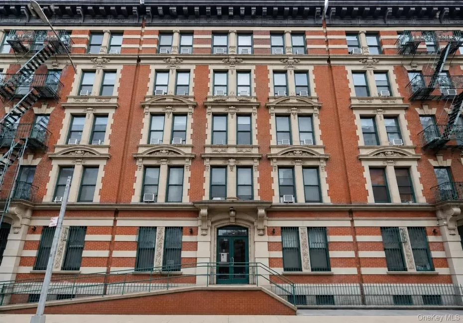 239 148th Street, New York, NY, 3 Bedrooms Bedrooms, 6 Rooms Rooms,1 BathroomBathrooms,Residential,For Rent,148th,0,1002407 239 148th Street, New York, NY, 3 Bedrooms Bedrooms, 6 Rooms Rooms,1 BathroomBathrooms,Residential,For Rent,148th,0,1002407