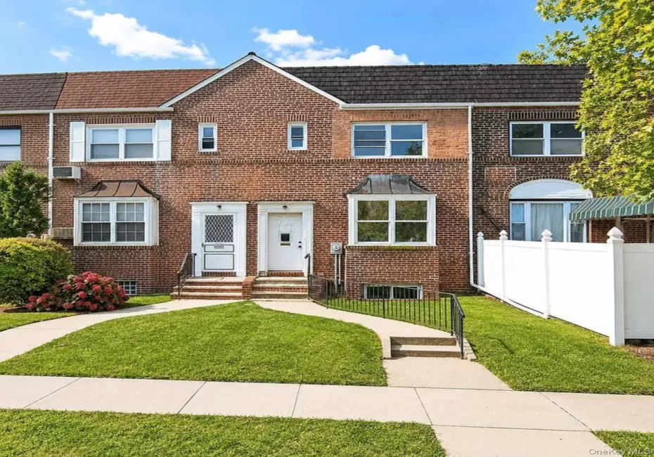 14448 Jewel Avenue, New York, NY, 5 Bedrooms Bedrooms, 18 Rooms Rooms,3 BathroomsBathrooms,Residential,For Rent,Jewel,0,1004969 14448 Jewel Avenue, New York, NY, 5 Bedrooms Bedrooms, 18 Rooms Rooms,3 BathroomsBathrooms,Residential,For Rent,Jewel,0,1004969