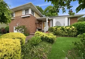 17 Avon Road, Oyster Bay, NY, 3 Bedrooms Bedrooms, 8 Rooms Rooms,3 BathroomsBathrooms,Residential,For Rent,Avon,0,1004743 17 Avon Road, Oyster Bay, NY, 3 Bedrooms Bedrooms, 8 Rooms Rooms,3 BathroomsBathrooms,Residential,For Rent,Avon,0,1004743