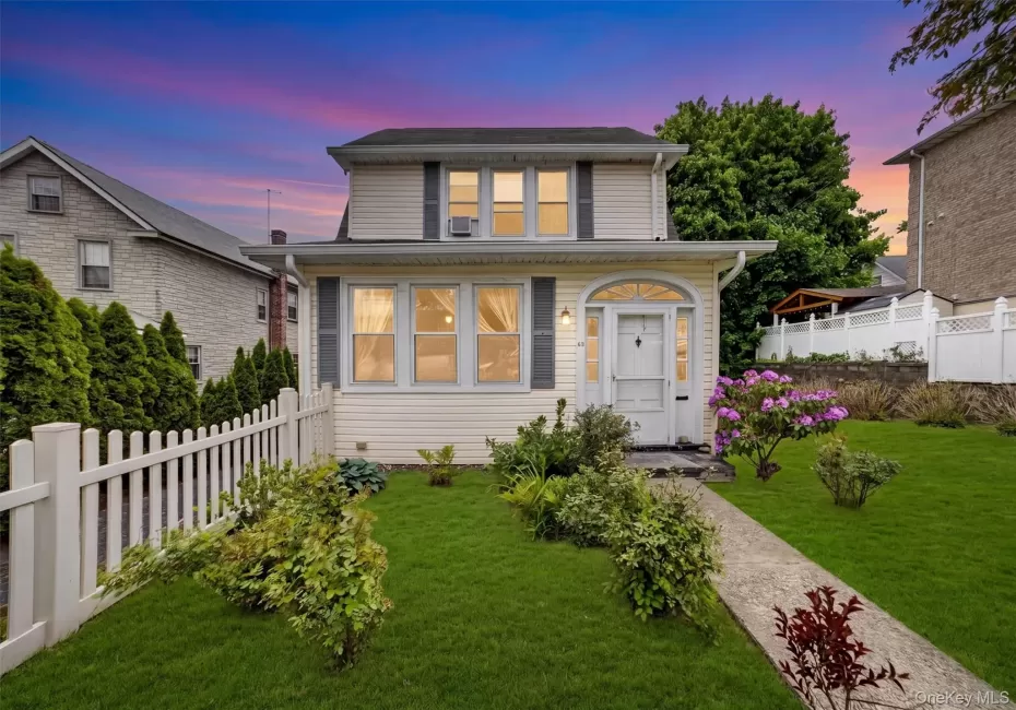 66 Page Avenue, Yonkers, NY, 2 Bedrooms Bedrooms, 6 Rooms Rooms,1 BathroomBathrooms,Residential,For Rent,Page,0,1004761 66 Page Avenue, Yonkers, NY, 2 Bedrooms Bedrooms, 6 Rooms Rooms,1 BathroomBathrooms,Residential,For Rent,Page,0,1004761