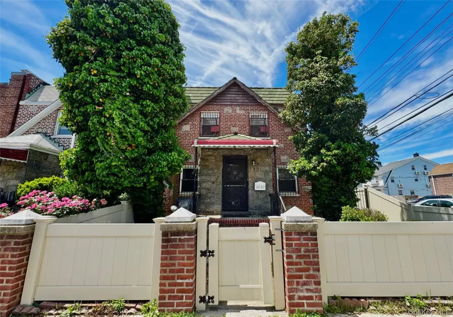 2002 150th Street, New York, NY, 3 Bedrooms Bedrooms, 8 Rooms Rooms,1 BathroomBathrooms,Residential,For Rent,150th,0,1005082 2002 150th Street, New York, NY, 3 Bedrooms Bedrooms, 8 Rooms Rooms,1 BathroomBathrooms,Residential,For Rent,150th,0,1005082