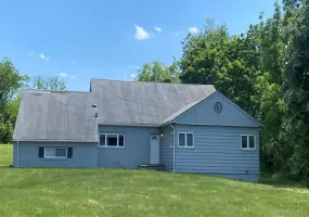 27 Martin Court, North Hempstead, NY, 3 Bedrooms Bedrooms, 7 Rooms Rooms,3 BathroomsBathrooms,Residential Lease,For Rent,Martin,0,1004387 27 Martin Court, North Hempstead, NY, 3 Bedrooms Bedrooms, 7 Rooms Rooms,3 BathroomsBathrooms,Residential Lease,For Rent,Martin,0,1004387