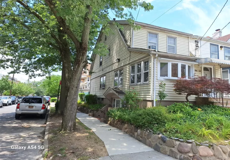 85-46 96th Street, New York, NY, 4 Bedrooms Bedrooms, 10 Rooms Rooms,2 BathroomsBathrooms,Residential,For Rent,96th,0,KEY1005142 85-46 96th Street, New York, NY, 4 Bedrooms Bedrooms, 10 Rooms Rooms,2 BathroomsBathrooms,Residential,For Rent,96th,0,KEY1005142