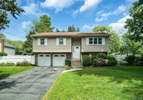 111 Daly Road, Huntington, NY, 4 Bedrooms Bedrooms, 8 Rooms Rooms,2 BathroomsBathrooms,Residential,For Rent,Daly,0,1004271 111 Daly Road, Huntington, NY, 4 Bedrooms Bedrooms, 8 Rooms Rooms,2 BathroomsBathrooms,Residential,For Rent,Daly,0,1004271