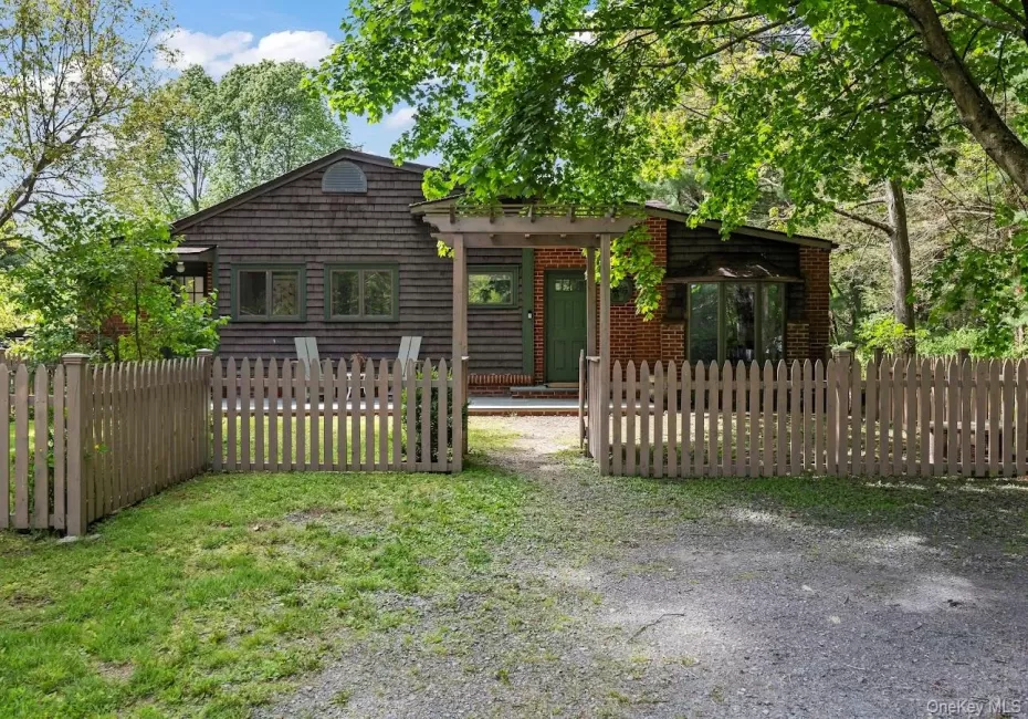 608 Lake Road, Pine Plains, NY, 3 Bedrooms Bedrooms, 8 Rooms Rooms,2 BathroomsBathrooms,Residential,For Rent,Lake,0,1005311 608 Lake Road, Pine Plains, NY, 3 Bedrooms Bedrooms, 8 Rooms Rooms,2 BathroomsBathrooms,Residential,For Rent,Lake,0,1005311