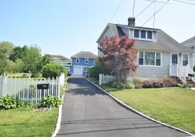 19 and 19A Brook Street, Babylon, NY, 5 Bedrooms Bedrooms, 11 Rooms Rooms,3 BathroomsBathrooms,Residential,For Rent,Brook,0,997686 19 and 19A Brook Street, Babylon, NY, 5 Bedrooms Bedrooms, 11 Rooms Rooms,3 BathroomsBathrooms,Residential,For Rent,Brook,0,997686