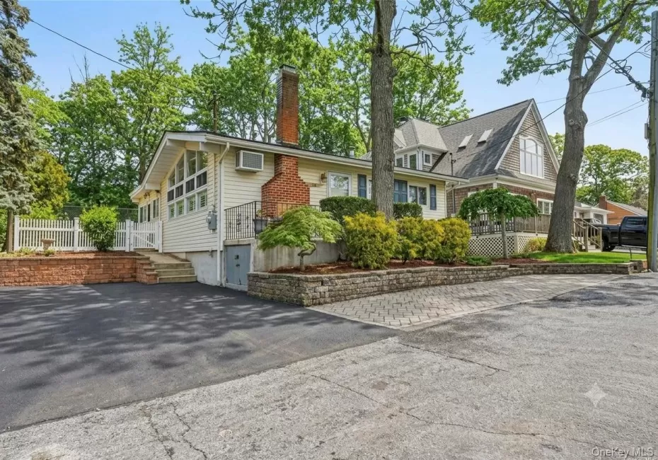 36 Oak Lane, Riverhead, NY, 3 Bedrooms Bedrooms, 5 Rooms Rooms,1 BathroomBathrooms,Residential,For Rent,Oak,0,952927 36 Oak Lane, Riverhead, NY, 3 Bedrooms Bedrooms, 5 Rooms Rooms,1 BathroomBathrooms,Residential,For Rent,Oak,0,952927