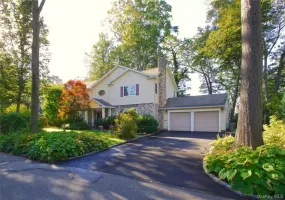 12 Avon Lane, North Hempstead, NY, 6 Bedrooms Bedrooms, 10 Rooms Rooms,4 BathroomsBathrooms,Residential,For Rent,Avon,0,KEY1002375 12 Avon Lane, North Hempstead, NY, 6 Bedrooms Bedrooms, 10 Rooms Rooms,4 BathroomsBathrooms,Residential,For Rent,Avon,0,KEY1002375