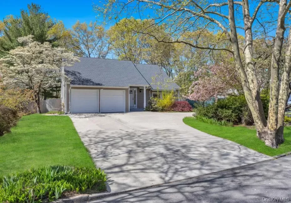 8 Grand Canyon Lane, Brookhaven, NY, 5 Bedrooms Bedrooms, 11 Rooms Rooms,3 BathroomsBathrooms,Residential,For Rent,Grand Canyon,0,1005527 8 Grand Canyon Lane, Brookhaven, NY, 5 Bedrooms Bedrooms, 11 Rooms Rooms,3 BathroomsBathrooms,Residential,For Rent,Grand Canyon,0,1005527