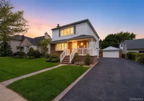 77 Hendrickson Avenue, Hempstead, NY, 5 Bedrooms Bedrooms, 11 Rooms Rooms,3 BathroomsBathrooms,Residential,For Rent,Hendrickson,0,995886 77 Hendrickson Avenue, Hempstead, NY, 5 Bedrooms Bedrooms, 11 Rooms Rooms,3 BathroomsBathrooms,Residential,For Rent,Hendrickson,0,995886