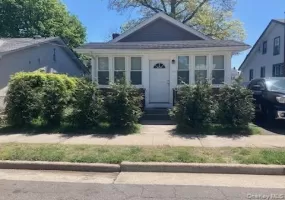 76 Van Cott Avenue, Hempstead, NY, 2 Bedrooms Bedrooms, 7 Rooms Rooms,1 BathroomBathrooms,Residential,For Rent,Van Cott,0,1005225 76 Van Cott Avenue, Hempstead, NY, 2 Bedrooms Bedrooms, 7 Rooms Rooms,1 BathroomBathrooms,Residential,For Rent,Van Cott,0,1005225