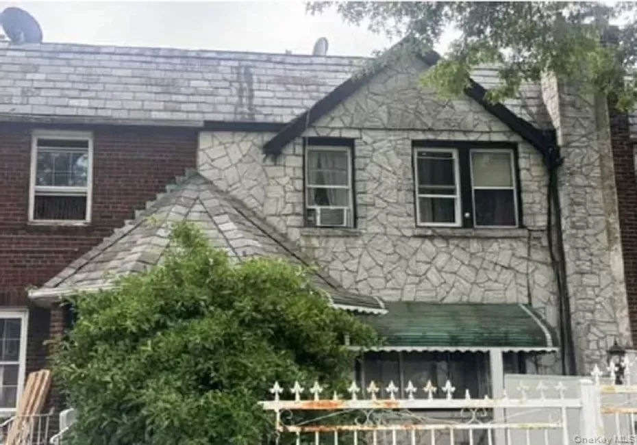 114-40 198th Street, New York, NY, 3 Bedrooms Bedrooms, 6 Rooms Rooms,2 BathroomsBathrooms,Residential,For Rent,198th,0,KEY1005816 114-40 198th Street, New York, NY, 3 Bedrooms Bedrooms, 6 Rooms Rooms,2 BathroomsBathrooms,Residential,For Rent,198th,0,KEY1005816