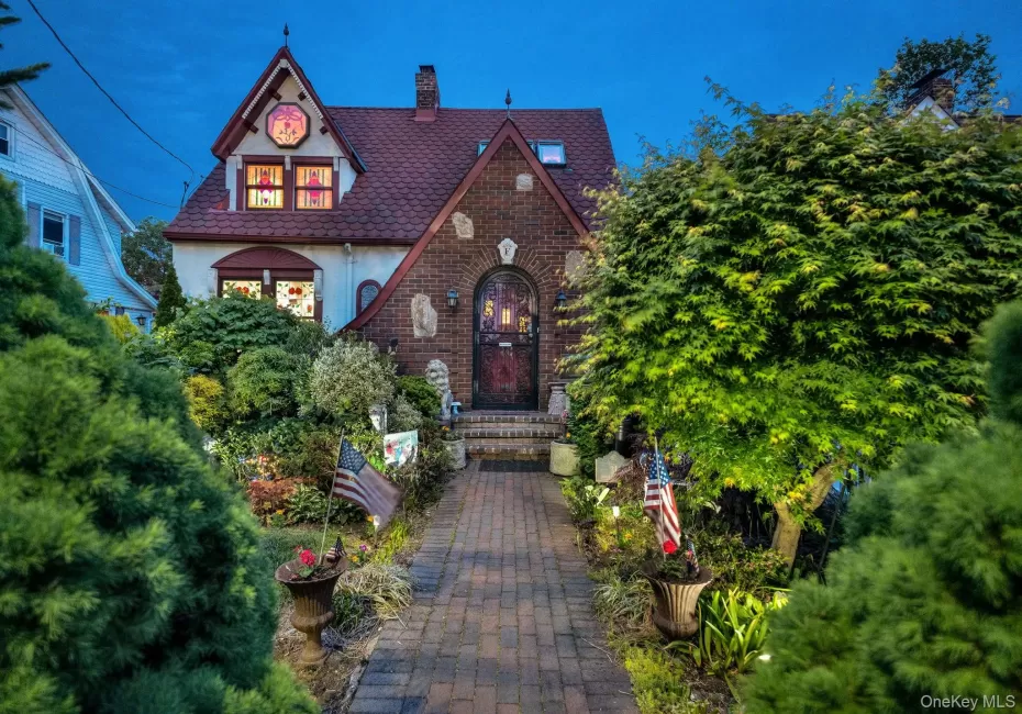 31 Roosevelt Avenue, Oyster Bay, NY, 2 Bedrooms Bedrooms, 5 Rooms Rooms,1 BathroomBathrooms,Residential,For Rent,Roosevelt,0,1004666 31 Roosevelt Avenue, Oyster Bay, NY, 2 Bedrooms Bedrooms, 5 Rooms Rooms,1 BathroomBathrooms,Residential,For Rent,Roosevelt,0,1004666