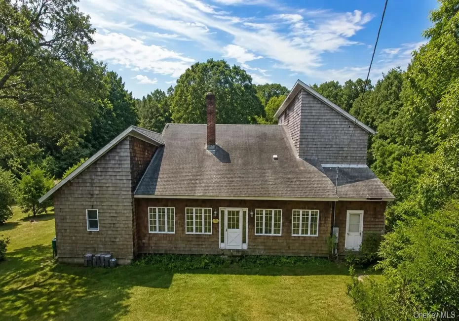 131 Red Creek Road, Southampton, NY, 5 Bedrooms Bedrooms, 10 Rooms Rooms,3 BathroomsBathrooms,Residential,For Rent,Red Creek,0,KEY1000827 131 Red Creek Road, Southampton, NY, 5 Bedrooms Bedrooms, 10 Rooms Rooms,3 BathroomsBathrooms,Residential,For Rent,Red Creek,0,KEY1000827