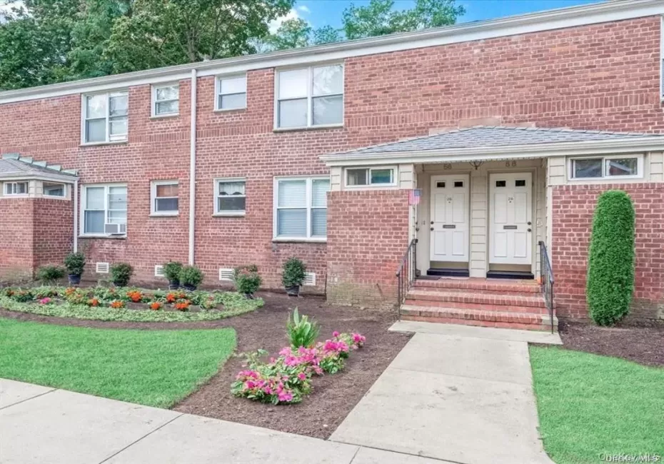 56 Edwards Street, North Hempstead, NY, 1 Bedroom Bedrooms, 3 Rooms Rooms,1 BathroomBathrooms,Residential,For Rent,Edwards,0,1005595 56 Edwards Street, North Hempstead, NY, 1 Bedroom Bedrooms, 3 Rooms Rooms,1 BathroomBathrooms,Residential,For Rent,Edwards,0,1005595