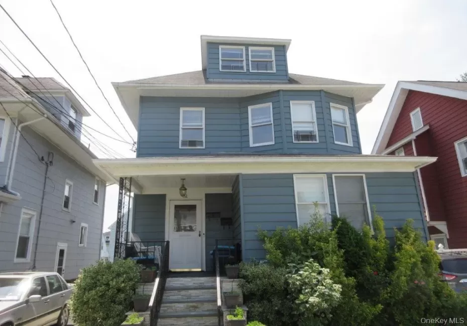 51 Howard Parkway, New Rochelle, NY, 4 Bedrooms Bedrooms, 8 Rooms Rooms,2 BathroomsBathrooms,Residential Lease,For Rent,Howard,0,1004462 51 Howard Parkway, New Rochelle, NY, 4 Bedrooms Bedrooms, 8 Rooms Rooms,2 BathroomsBathrooms,Residential Lease,For Rent,Howard,0,1004462
