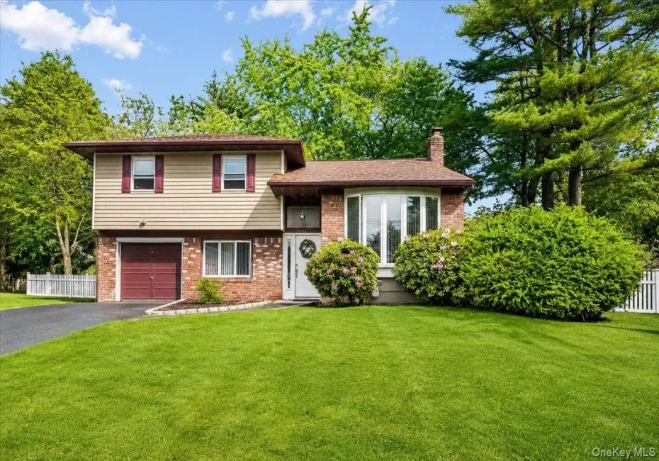 2466 new york New York Avenue, Huntington, NY, 3 Bedrooms Bedrooms, 9 Rooms Rooms,2 BathroomsBathrooms,Residential,For Rent,New York,0,1005500 2466 new york New York Avenue, Huntington, NY, 3 Bedrooms Bedrooms, 9 Rooms Rooms,2 BathroomsBathrooms,Residential,For Rent,New York,0,1005500