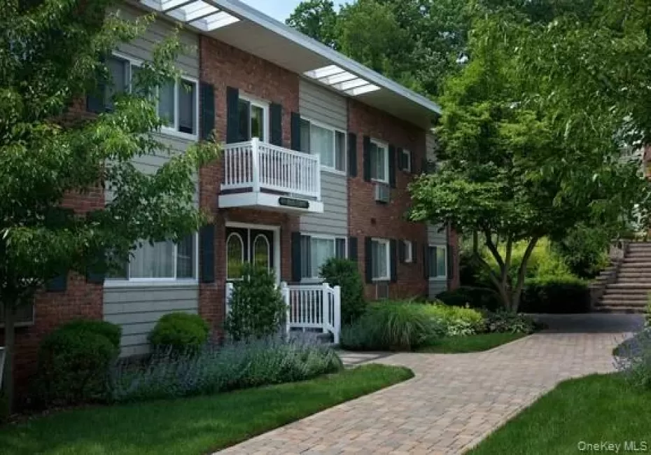 425 Main Street, Huntington, NY, 2 Bedrooms Bedrooms, 4 Rooms Rooms,1 BathroomBathrooms,Residential Lease,For Rent,Main,0,1006323 425 Main Street, Huntington, NY, 2 Bedrooms Bedrooms, 4 Rooms Rooms,1 BathroomBathrooms,Residential Lease,For Rent,Main,0,1006323