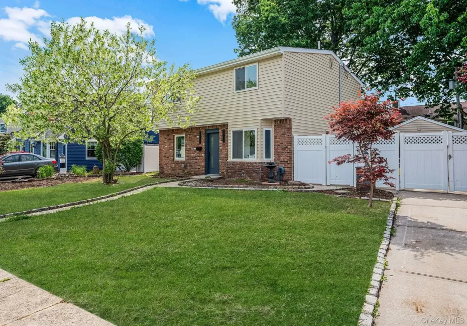 40 Buttercup Lane, Hempstead, NY, 6 Bedrooms Bedrooms, 8 Rooms Rooms,2 BathroomsBathrooms,Residential,For Rent,Buttercup,0,1005218 40 Buttercup Lane, Hempstead, NY, 6 Bedrooms Bedrooms, 8 Rooms Rooms,2 BathroomsBathrooms,Residential,For Rent,Buttercup,0,1005218