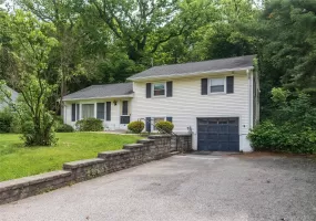 35 Windwood Drive, Newburgh (town), NY, 3 Bedrooms Bedrooms, 8 Rooms Rooms,1 BathroomBathrooms,Residential,For Rent,Windwood,0,1005084 35 Windwood Drive, Newburgh (town), NY, 3 Bedrooms Bedrooms, 8 Rooms Rooms,1 BathroomBathrooms,Residential,For Rent,Windwood,0,1005084