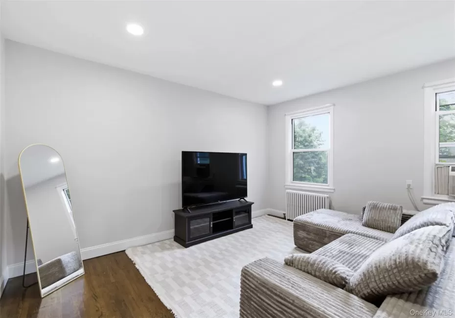 16 Edwards Street, North Hempstead, NY, 1 Bedroom Bedrooms, 4 Rooms Rooms,1 BathroomBathrooms,Residential,For Rent,Edwards,0,1006283 16 Edwards Street, North Hempstead, NY, 1 Bedroom Bedrooms, 4 Rooms Rooms,1 BathroomBathrooms,Residential,For Rent,Edwards,0,1006283
