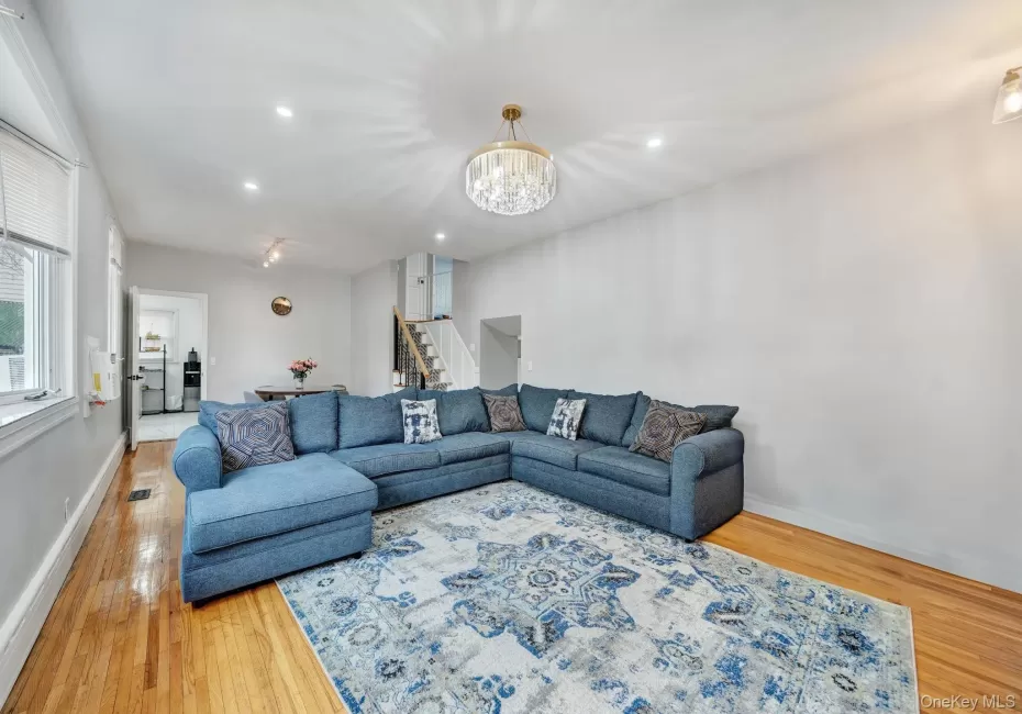 9 Valley View Drive, Yonkers, NY, 4 Bedrooms Bedrooms, 8 Rooms Rooms,3 BathroomsBathrooms,Residential,For Rent,Valley View,0,1006178 9 Valley View Drive, Yonkers, NY, 4 Bedrooms Bedrooms, 8 Rooms Rooms,3 BathroomsBathrooms,Residential,For Rent,Valley View,0,1006178
