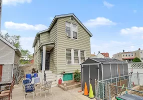 1608 Merry Avenue, New York, NY, 2 Bedrooms Bedrooms, 5 Rooms Rooms,1 BathroomBathrooms,Residential,For Rent,Merry,0,1006195 1608 Merry Avenue, New York, NY, 2 Bedrooms Bedrooms, 5 Rooms Rooms,1 BathroomBathrooms,Residential,For Rent,Merry,0,1006195