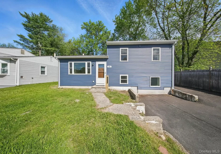341 Highland Ave Extension, Wallkill, NY, 5 Bedrooms Bedrooms, 9 Rooms Rooms,2 BathroomsBathrooms,Residential,For Rent,Highland Ave,0,KEY1001800 341 Highland Ave Extension, Wallkill, NY, 5 Bedrooms Bedrooms, 9 Rooms Rooms,2 BathroomsBathrooms,Residential,For Rent,Highland Ave,0,KEY1001800