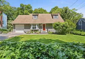 41 Semon Road, Huntington, NY, 4 Bedrooms Bedrooms, 12 Rooms Rooms,2 BathroomsBathrooms,Residential,For Rent,Semon,0,1002228 41 Semon Road, Huntington, NY, 4 Bedrooms Bedrooms, 12 Rooms Rooms,2 BathroomsBathrooms,Residential,For Rent,Semon,0,1002228