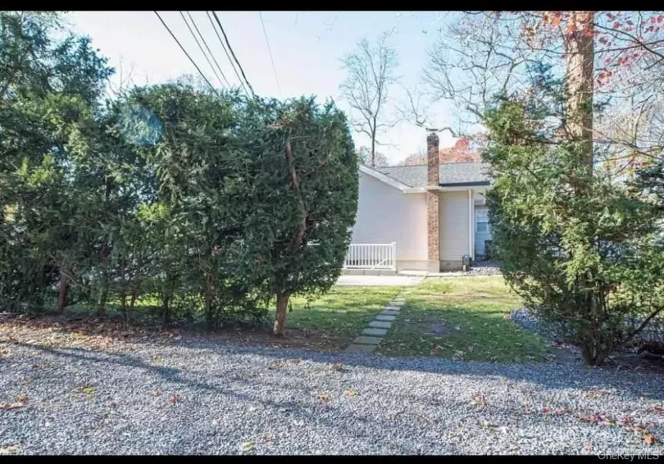 16 wildwood st, Brookhaven, NY, 1 Bedroom Bedrooms, 3 Rooms Rooms,1 BathroomBathrooms,Residential Lease,For Rent,wildwood st,0,KEY1006758 16 wildwood st, Brookhaven, NY, 1 Bedroom Bedrooms, 3 Rooms Rooms,1 BathroomBathrooms,Residential Lease,For Rent,wildwood st,0,KEY1006758