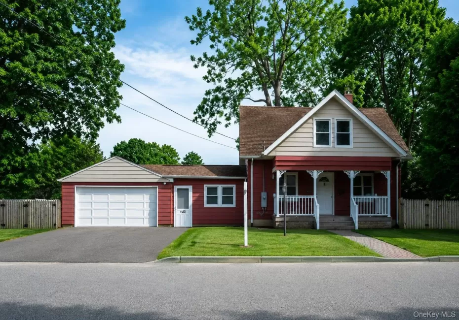 22 Oakland Avenue, Brookhaven, NY, 3 Bedrooms Bedrooms, 7 Rooms Rooms,2 BathroomsBathrooms,Residential,For Rent,Oakland,0,1005876 22 Oakland Avenue, Brookhaven, NY, 3 Bedrooms Bedrooms, 7 Rooms Rooms,2 BathroomsBathrooms,Residential,For Rent,Oakland,0,1005876