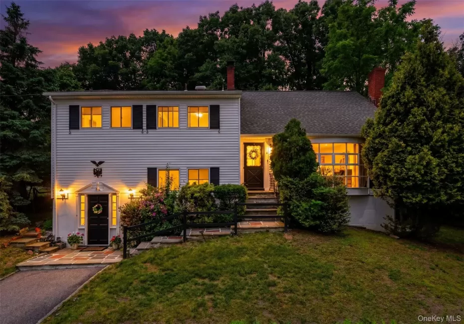 2 Burkewood Road, Greenburgh, NY, 3 Bedrooms Bedrooms, 7 Rooms Rooms,2 BathroomsBathrooms,Residential,For Rent,Burkewood,0,KEY1000689 2 Burkewood Road, Greenburgh, NY, 3 Bedrooms Bedrooms, 7 Rooms Rooms,2 BathroomsBathrooms,Residential,For Rent,Burkewood,0,KEY1000689