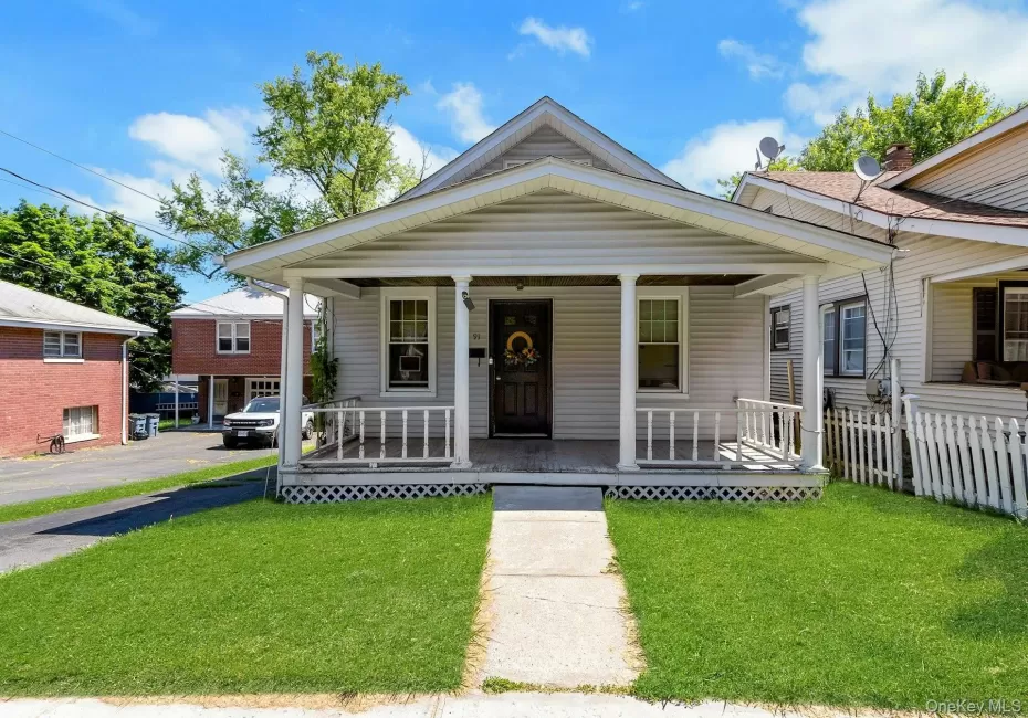 91 Clove Avenue, Haverstraw, NY, 3 Bedrooms Bedrooms, 7 Rooms Rooms,1 BathroomBathrooms,Residential,For Rent,Clove,0,1004236 91 Clove Avenue, Haverstraw, NY, 3 Bedrooms Bedrooms, 7 Rooms Rooms,1 BathroomBathrooms,Residential,For Rent,Clove,0,1004236