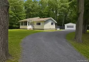 130 Whitlock Road, Mount Hope, NY, 2 Bedrooms Bedrooms, 5 Rooms Rooms,1 BathroomBathrooms,Residential Lease,For Rent,Whitlock,0,1006807 130 Whitlock Road, Mount Hope, NY, 2 Bedrooms Bedrooms, 5 Rooms Rooms,1 BathroomBathrooms,Residential Lease,For Rent,Whitlock,0,1006807
