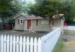 84 Point Road, Southampton, NY, 3 Bedrooms Bedrooms, 6 Rooms Rooms,1 BathroomBathrooms,Residential,For Rent,Point,0,945859 84 Point Road, Southampton, NY, 3 Bedrooms Bedrooms, 6 Rooms Rooms,1 BathroomBathrooms,Residential,For Rent,Point,0,945859