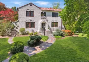62 Broadfield Road, New Rochelle, NY, 4 Bedrooms Bedrooms, 8 Rooms Rooms,2 BathroomsBathrooms,Residential,For Rent,Broadfield,0,995013 62 Broadfield Road, New Rochelle, NY, 4 Bedrooms Bedrooms, 8 Rooms Rooms,2 BathroomsBathrooms,Residential,For Rent,Broadfield,0,995013