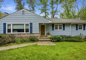 41 Greentree Drive, Hyde Park, NY, 3 Bedrooms Bedrooms, 6 Rooms Rooms,2 BathroomsBathrooms,Residential,For Rent,Greentree,0,1000607 41 Greentree Drive, Hyde Park, NY, 3 Bedrooms Bedrooms, 6 Rooms Rooms,2 BathroomsBathrooms,Residential,For Rent,Greentree,0,1000607
