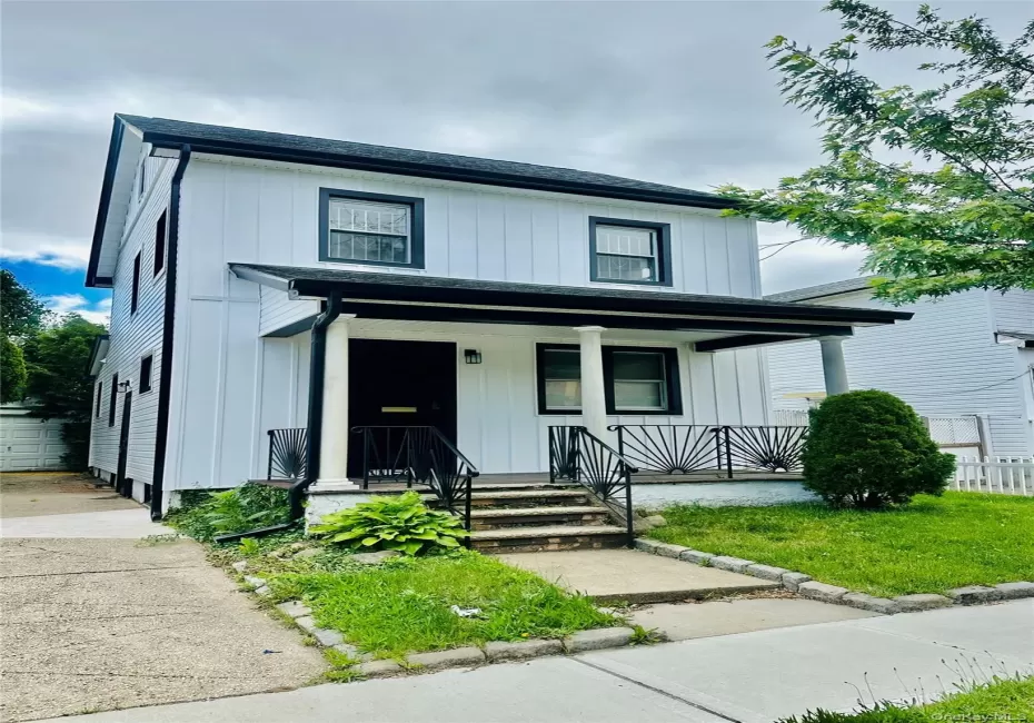 11124 170th Street, New York, NY, 3 Bedrooms Bedrooms, 8 Rooms Rooms,2 BathroomsBathrooms,Residential,For Rent,170th,0,KEY1006764 11124 170th Street, New York, NY, 3 Bedrooms Bedrooms, 8 Rooms Rooms,2 BathroomsBathrooms,Residential,For Rent,170th,0,KEY1006764