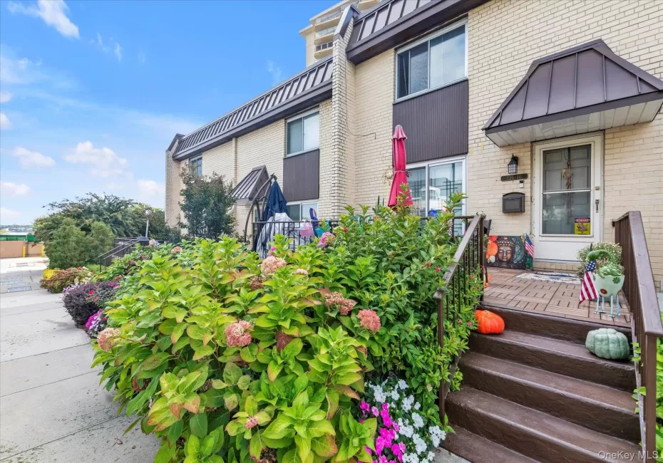 216-16 17th Avenue, New York, NY, 3 Bedrooms Bedrooms, 6 Rooms Rooms,2 BathroomsBathrooms,Residential,For Rent,17th,0,1001833 216-16 17th Avenue, New York, NY, 3 Bedrooms Bedrooms, 6 Rooms Rooms,2 BathroomsBathrooms,Residential,For Rent,17th,0,1001833