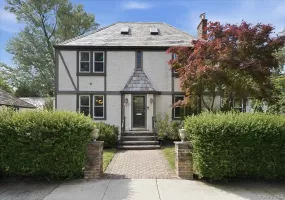 261-21 Pembroke Avenue, North Hempstead, NY, 3 Bedrooms Bedrooms, 8 Rooms Rooms,1 BathroomBathrooms,Residential,For Rent,Pembroke,0,1006657 261-21 Pembroke Avenue, North Hempstead, NY, 3 Bedrooms Bedrooms, 8 Rooms Rooms,1 BathroomBathrooms,Residential,For Rent,Pembroke,0,1006657