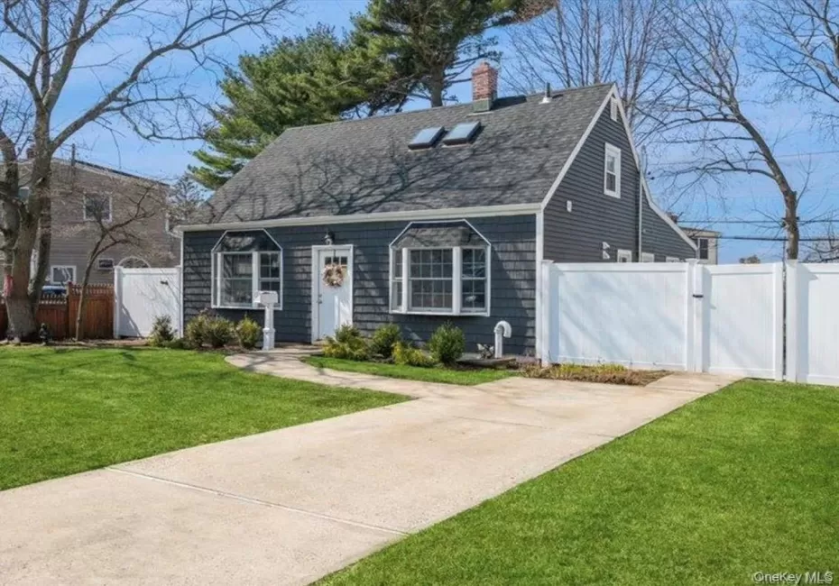 8 Crabtree Lane, Hempstead, NY, 4 Bedrooms Bedrooms, 11 Rooms Rooms,2 BathroomsBathrooms,Residential Lease,For Rent,Crabtree,0,1007249 8 Crabtree Lane, Hempstead, NY, 4 Bedrooms Bedrooms, 11 Rooms Rooms,2 BathroomsBathrooms,Residential Lease,For Rent,Crabtree,0,1007249