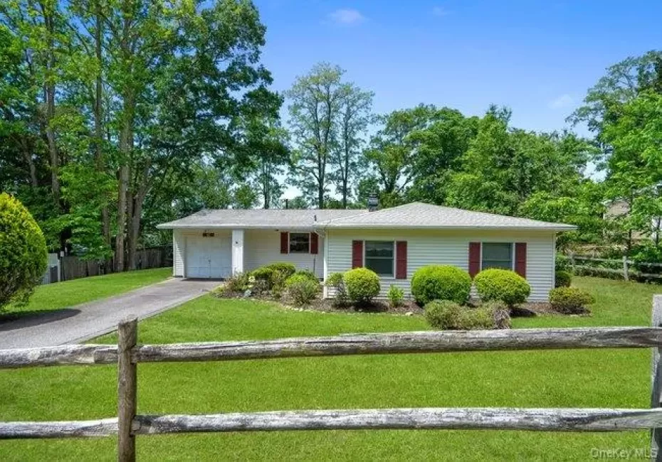 14 Campus Drive, Brookhaven, NY, 4 Bedrooms Bedrooms, 6 Rooms Rooms,2 BathroomsBathrooms,Residential,For Rent,Campus,0,KEY1005740 14 Campus Drive, Brookhaven, NY, 4 Bedrooms Bedrooms, 6 Rooms Rooms,2 BathroomsBathrooms,Residential,For Rent,Campus,0,KEY1005740