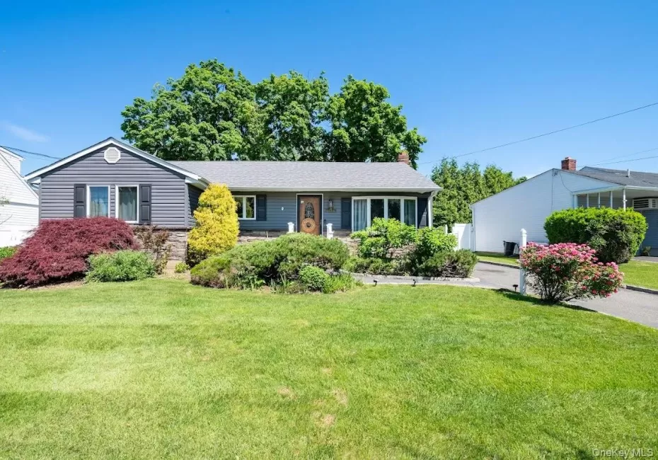 23 Martin Road, Oyster Bay, NY, 3 Bedrooms Bedrooms, 6 Rooms Rooms,1 BathroomBathrooms,Residential,For Rent,Martin,0,1007172 23 Martin Road, Oyster Bay, NY, 3 Bedrooms Bedrooms, 6 Rooms Rooms,1 BathroomBathrooms,Residential,For Rent,Martin,0,1007172