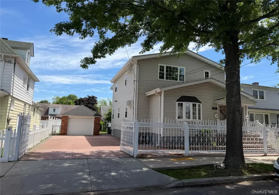14019 247th Street, New York, NY, 3 Bedrooms Bedrooms, 5 Rooms Rooms,2 BathroomsBathrooms,Residential Lease,For Rent,247th,0,1007411 14019 247th Street, New York, NY, 3 Bedrooms Bedrooms, 5 Rooms Rooms,2 BathroomsBathrooms,Residential Lease,For Rent,247th,0,1007411