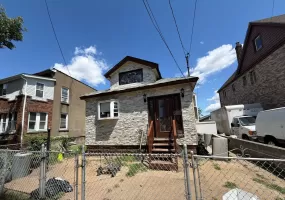 142-25 Bascom Avenue, New York, NY, 3 Bedrooms Bedrooms, 6 Rooms Rooms,1 BathroomBathrooms,Residential,For Rent,Bascom,0,1007234 142-25 Bascom Avenue, New York, NY, 3 Bedrooms Bedrooms, 6 Rooms Rooms,1 BathroomBathrooms,Residential,For Rent,Bascom,0,1007234