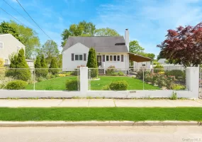 22 Montgomery Street, Islip, NY, 4 Bedrooms Bedrooms, 7 Rooms Rooms,2 BathroomsBathrooms,Residential,For Rent,Montgomery,0,1007560 22 Montgomery Street, Islip, NY, 4 Bedrooms Bedrooms, 7 Rooms Rooms,2 BathroomsBathrooms,Residential,For Rent,Montgomery,0,1007560