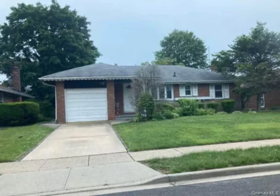726 Dean Drive, Hempstead, NY, 3 Bedrooms Bedrooms, 5 Rooms Rooms,1 BathroomBathrooms,Residential,For Rent,Dean,0,1007545 726 Dean Drive, Hempstead, NY, 3 Bedrooms Bedrooms, 5 Rooms Rooms,1 BathroomBathrooms,Residential,For Rent,Dean,0,1007545