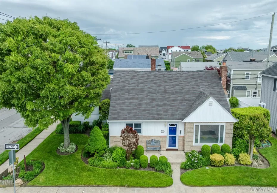 50 Armour Street, Long Beach, NY, 4 Bedrooms Bedrooms, 8 Rooms Rooms,2 BathroomsBathrooms,Residential,For Rent,Armour,0,1003034 50 Armour Street, Long Beach, NY, 4 Bedrooms Bedrooms, 8 Rooms Rooms,2 BathroomsBathrooms,Residential,For Rent,Armour,0,1003034