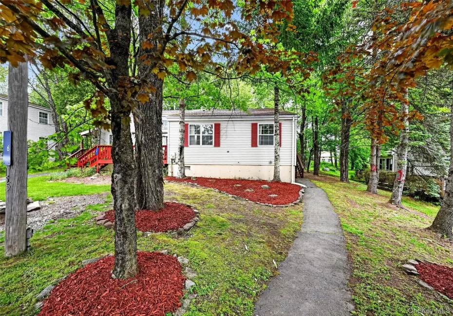 6 Summit Place, Thompson, NY, 2 Bedrooms Bedrooms, 4 Rooms Rooms,2 BathroomsBathrooms,Residential,For Rent,Summit,0,1007217 6 Summit Place, Thompson, NY, 2 Bedrooms Bedrooms, 4 Rooms Rooms,2 BathroomsBathrooms,Residential,For Rent,Summit,0,1007217